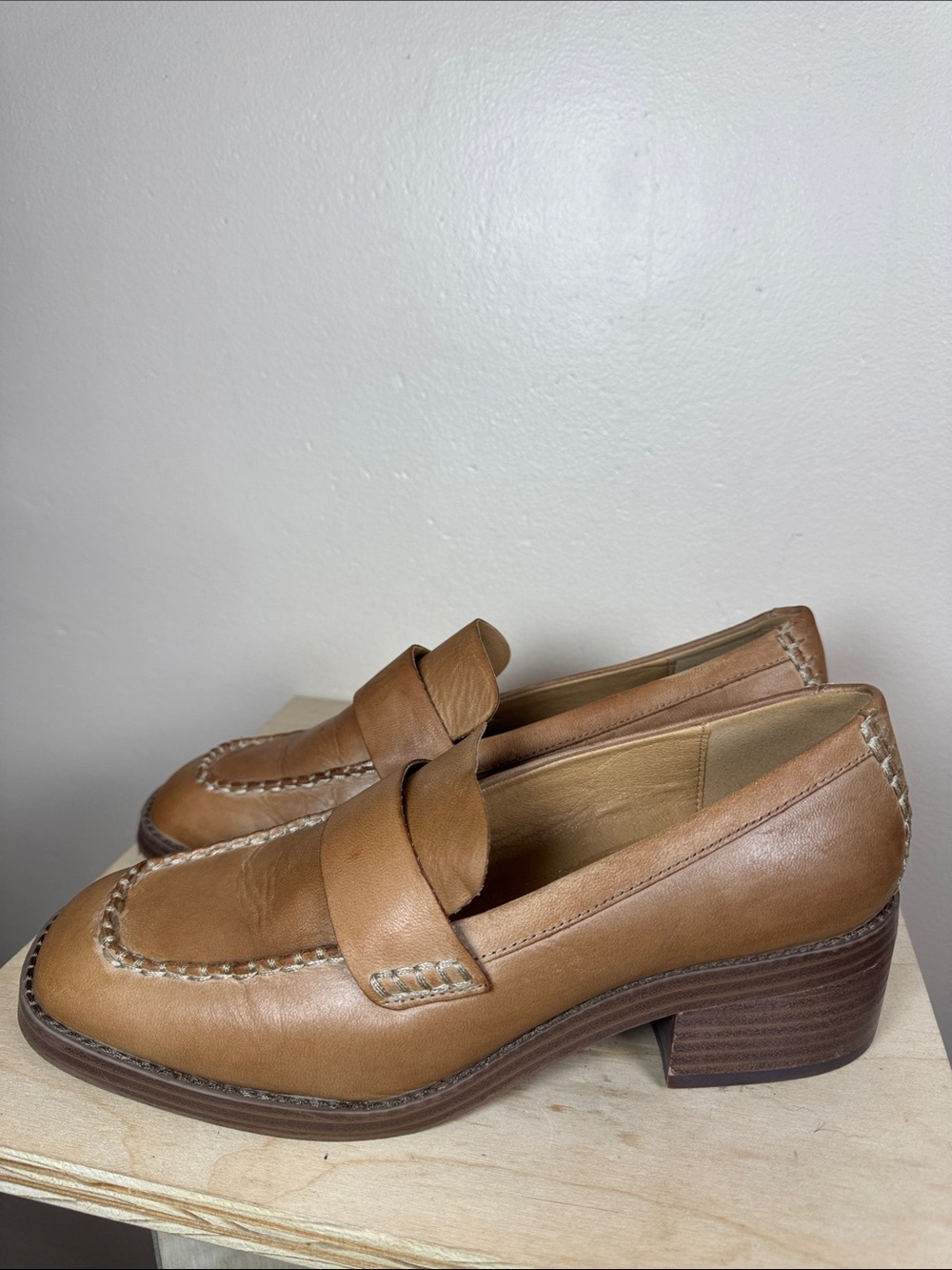 Crown Vintage Womens Leather Penny Loafers Block Heel 8M Preppy - Picture 4 of 9